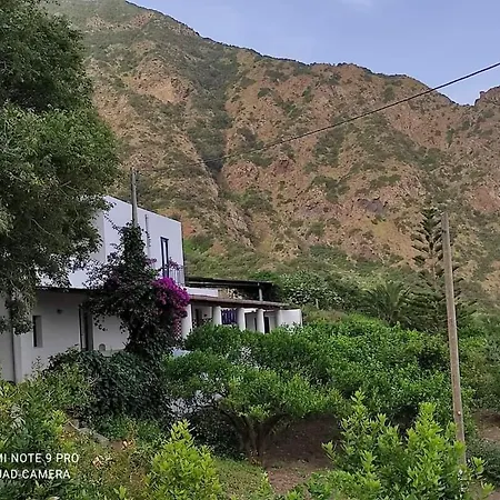 Casa Vacanze Lino E Iolanda Pollara Buitenkant foto