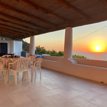 Casa Vacanze Lino E Iolanda Pollara Buitenkant foto